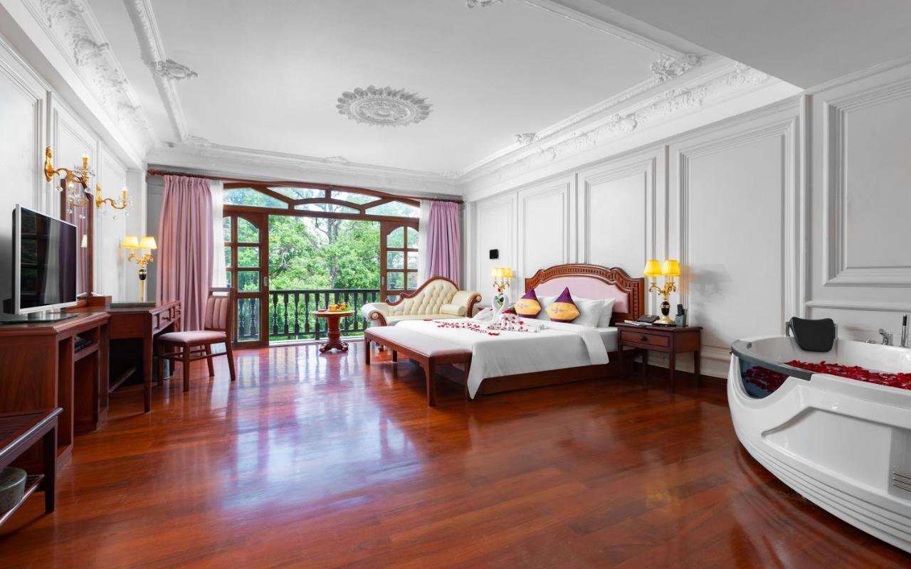 Regency Angkor Hotel Siem Reap Exterior foto